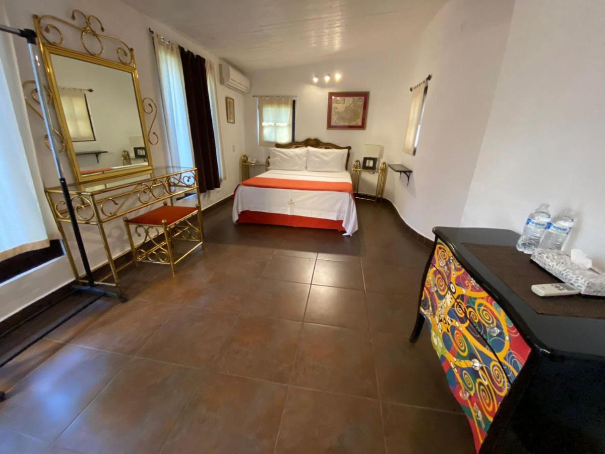La Joyita Cuernavaca (Adults Only) Hotel Bagian luar foto